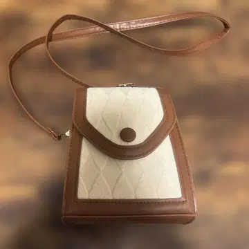 컴팩트 퀼팅 숄더백