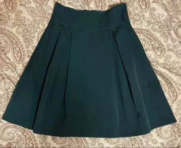 엠즈 그레이시 다크 그린 플레어 스커트 M 사이즈