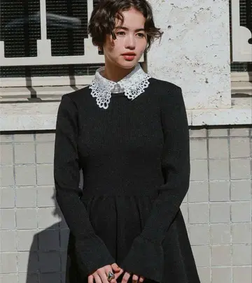 titivate 카라 부착 볼륨 스커트 니트 원피스