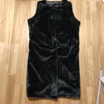 블랙 롱 퍼 베스트 슬리브리스