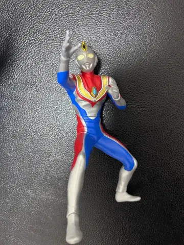 울트라맨 피규어 전투 포즈