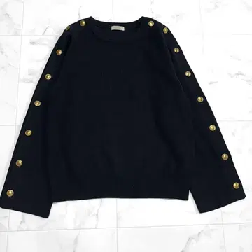 데프레 골드 버튼 크루넥 니트 투모로우랜드 네이비 풀오버