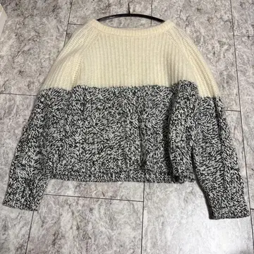 그레이스 콘티넨탈 아이보리 그레이 긴팔 니트 스웨터