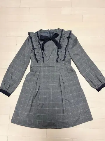 evelyn 초커 리본 프릴 원피스