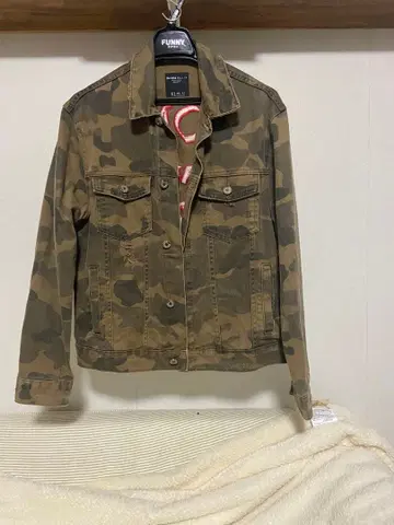 카모플라쥬 데님 자켓 빨간색 자수