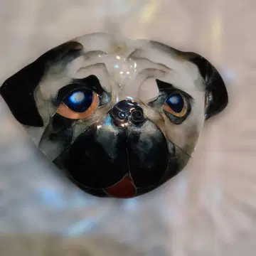 퍼그 얼굴 칠보 세공 브로치
