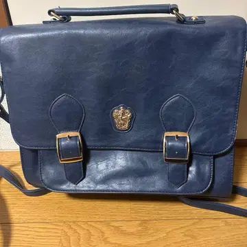 래번클로 엠블럼 사첼백 NAVY BLUE