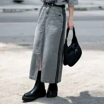 아디다스 오리지널 아디컬러 쓰리 스트라이프 데님 펜슬 스커트