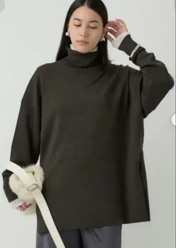 Chaos 카네코 아야 씨 시에라 울 터틀넥 니트 브라운