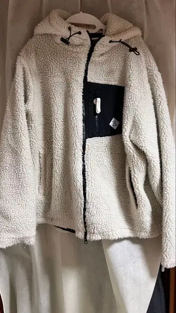 보아 자켓 아이보리 후드 부착 L 사이즈 남성용