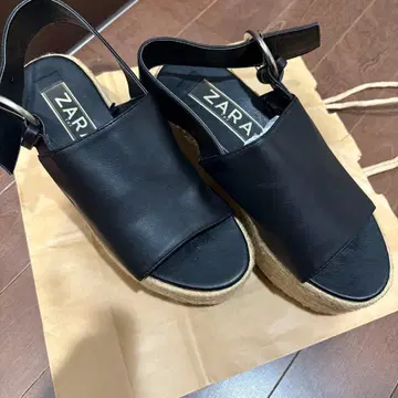 [ ZARA ] 웨지 샌들