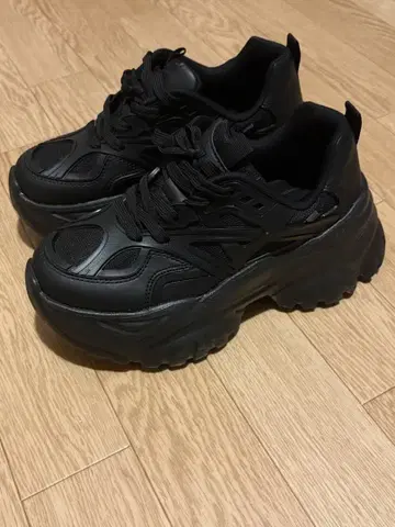 WEGO 통굽 블랙 스니커즈