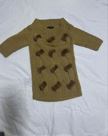 ( JAYRO ) 퍼 장식 베이지 반팔 니트