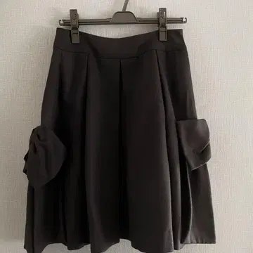 사이드 리본 포함 플레어 스커트 블랙 울 따뜻한 가을/겨울 두꺼운 원단