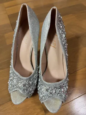 실버 비쥬 오픈토 하이힐