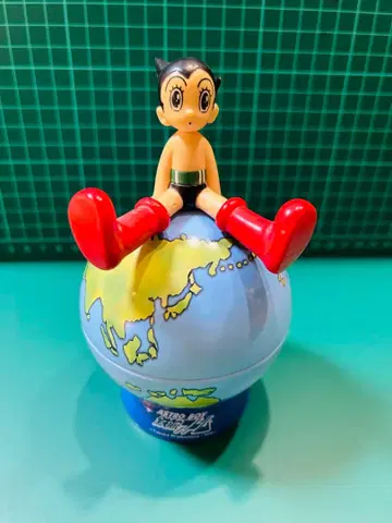 철완 아톰 지구본 캔 피규어