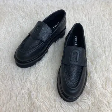 새상품급 FURLA 통굽 보아 로퍼 36