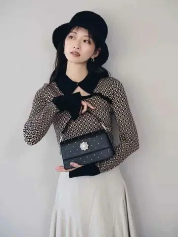 릴리 브라운 프론트 오픈 니트탑 MIX