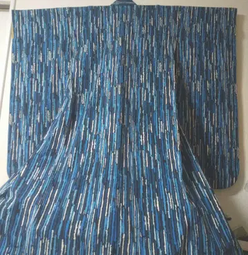 저렴하게! [일본 의류] 여성용 기모노 후리소데 블루 스트라이프 패턴