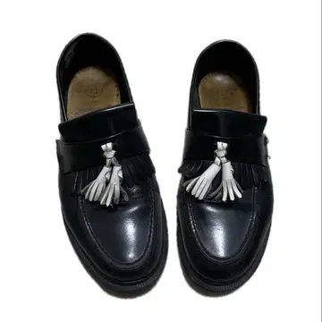 Dr. Martens 태슬 로퍼 닥터마틴