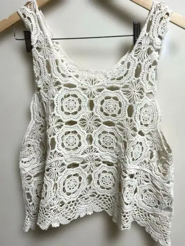 새상품 사만사 모스모스 싱크로 셰 니트 베스트 아이보리