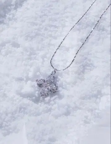 JILL by JILL STUART 대형 클로버 목걸이