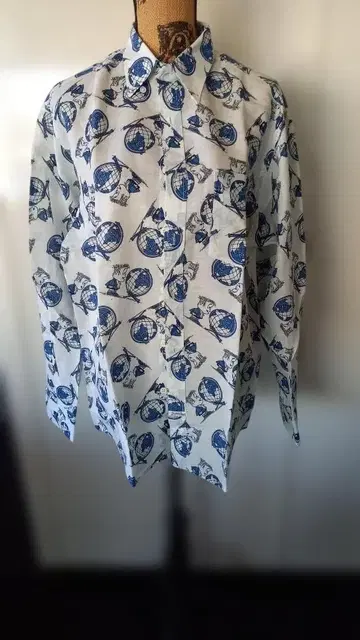 까스텔바작 지구본 프린트 긴팔 셔츠 L 사이즈