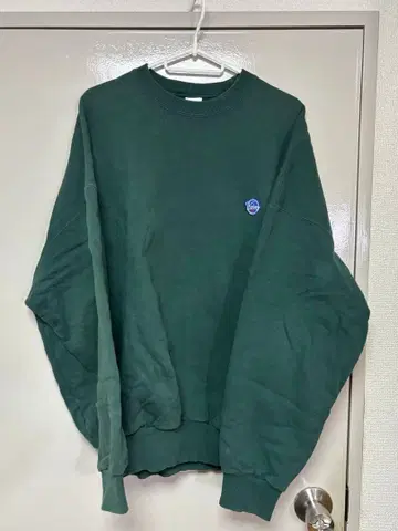 KEBOZ 다크 그린 크루넥 맨투맨