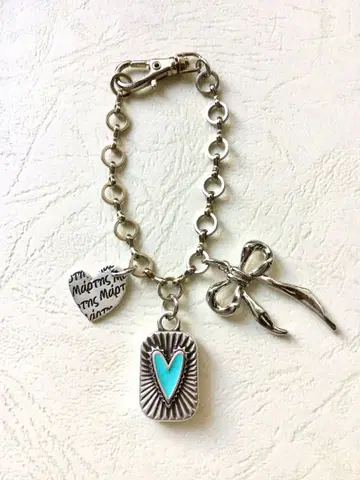 터콰이즈 하트와 리본 참 팔찌