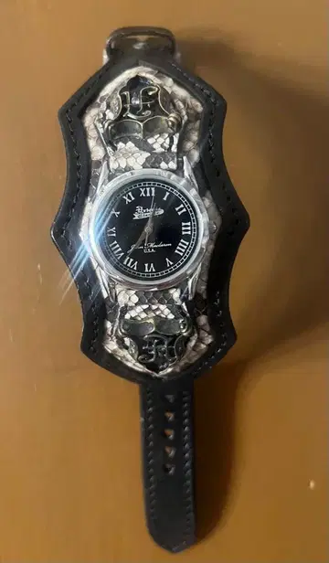 아르테미스 클래식 가죽 벨트 손목시계