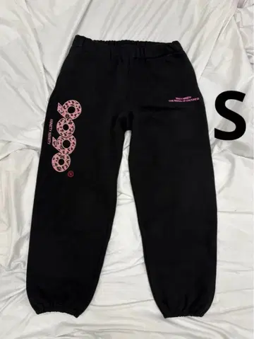 9090 girl OG 로고 스웻 팬츠 블랙