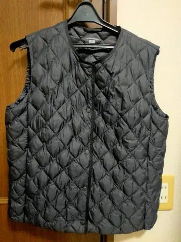 유니클로 다운 베스트 L 사이즈