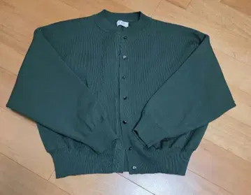 [ 새상품급 ] CAST 다크 그린 긴팔 가디건 사이즈 M