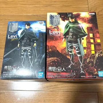 진격의 거인 리바이 피규어 2체 세트