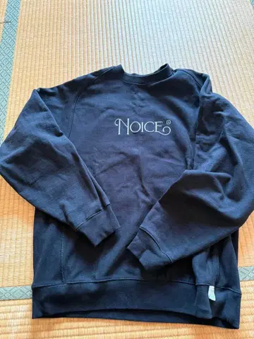 NOICE 로고 블랙 맨투맨