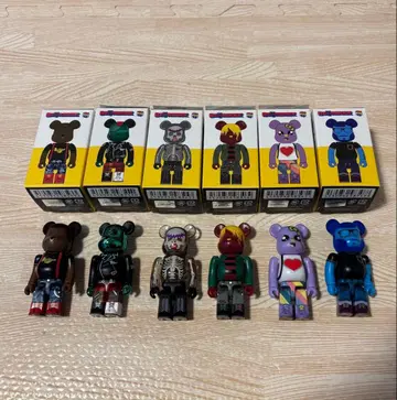 개봉 완료 베어브릭 6체 세트 닥터마틴 60주년 기념