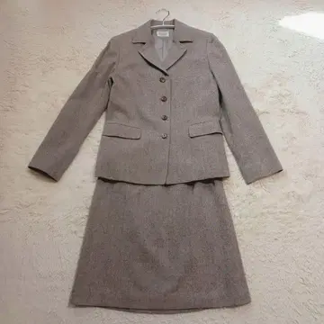 새상품급 앨리스버리 베이지 계열 트위드 수트 셋업 M 도쿄 스타일