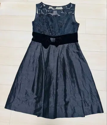 레이스 x 리본 슬리브리스 포멀 원피스 블랙