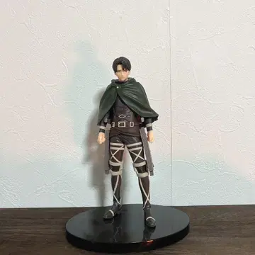 진격의 거인 리바이 아커만 피규어