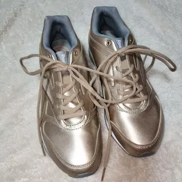 컨디션 최상 리복 이지톤 24cm 골드