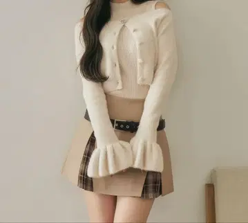 1회 착용 Darich 앙상블 샤기 니트 상의