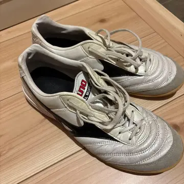 Mizuno 모렐리아 풋살화 화이트/블랙