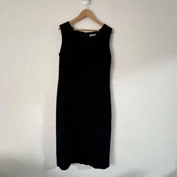 띠어리 코튼 트위드 슬리브리스 원피스 블랙 38 현행