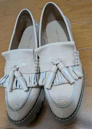 프린지 장식 베이지 로퍼 24.0cm