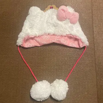 헬로키티 폼폼 포함 모자