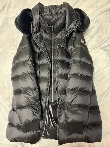 MICHEAL KORS 퍼 달린 블랙 롱 다운 자켓