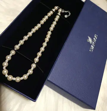 SWAROVSKI [새상품급] 화이트 펄 목걸이