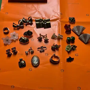 골드 리본형 귀찌 크리스탈 포함