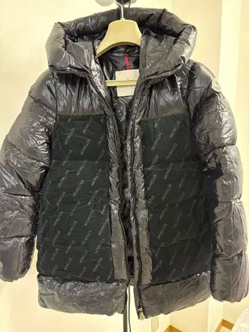 MONCLER 블랙 다운 자켓
