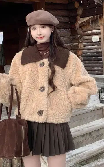 겨울의 따뜻함 미니 기장 자켓! 버튼홀이 귀엽고 세련됐어요(^o^)